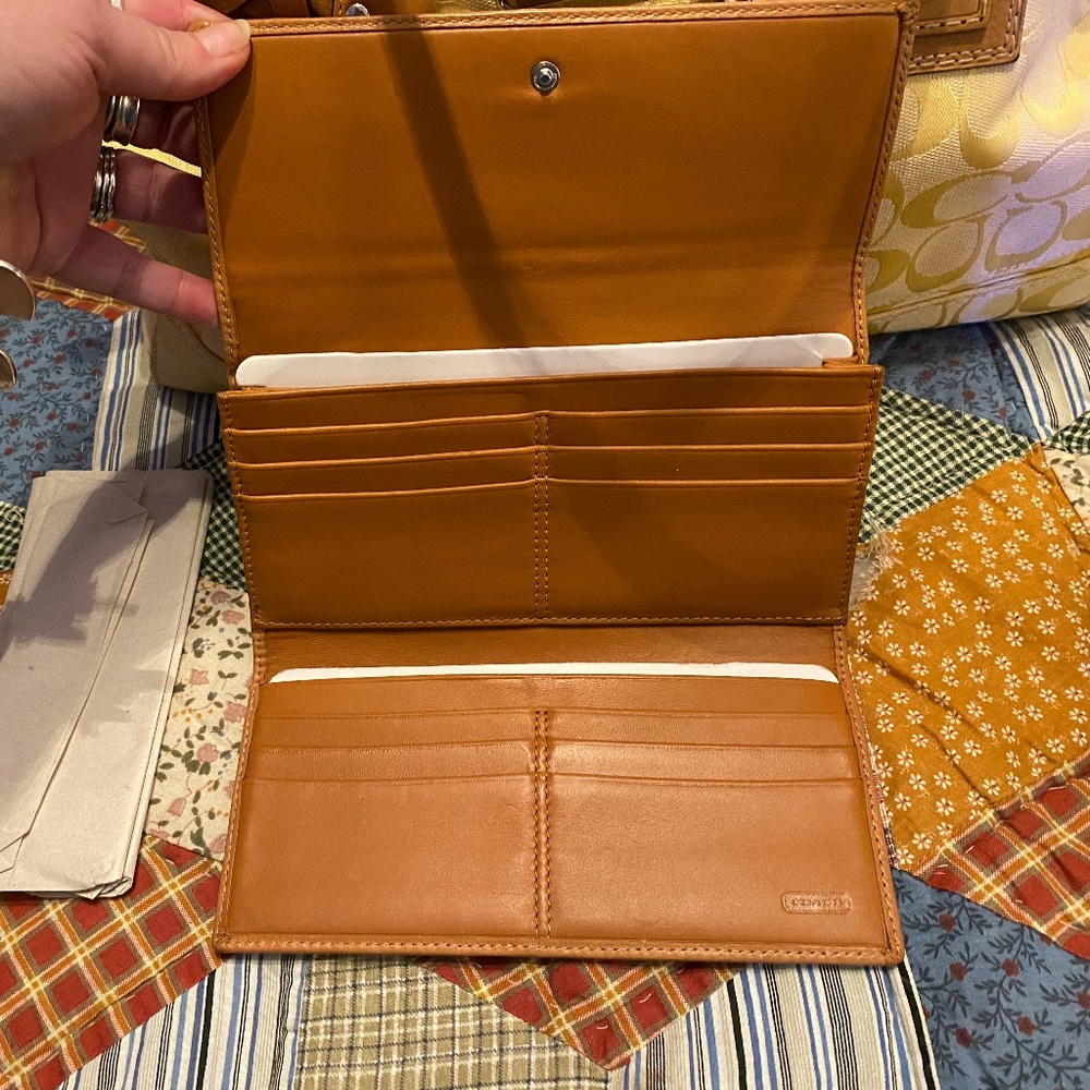 Coach Signature Hampton Set - Picture 6 of 8